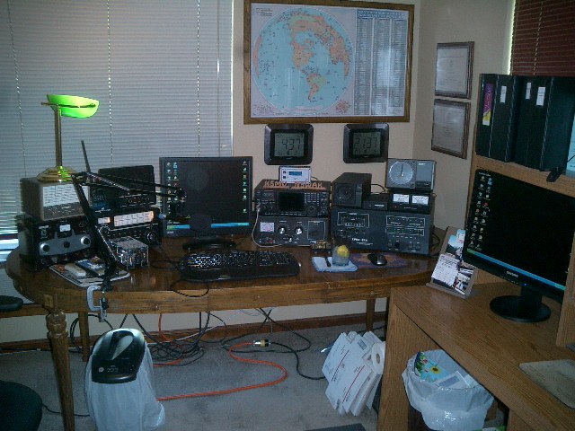Jeff shack pic of radios